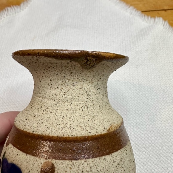 Tonala Mexican Sand Pottery Vase Hand Painted Blue Flowers - Picture 6 of 10